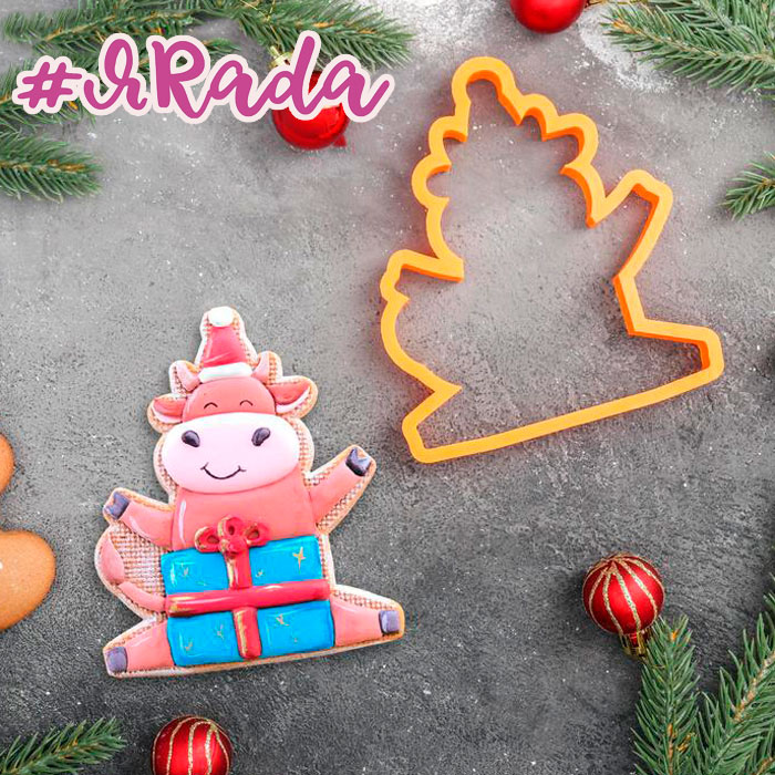 картинка Вырубка для пряников "Бычок с подарком", 9 см от магазина ЯРада